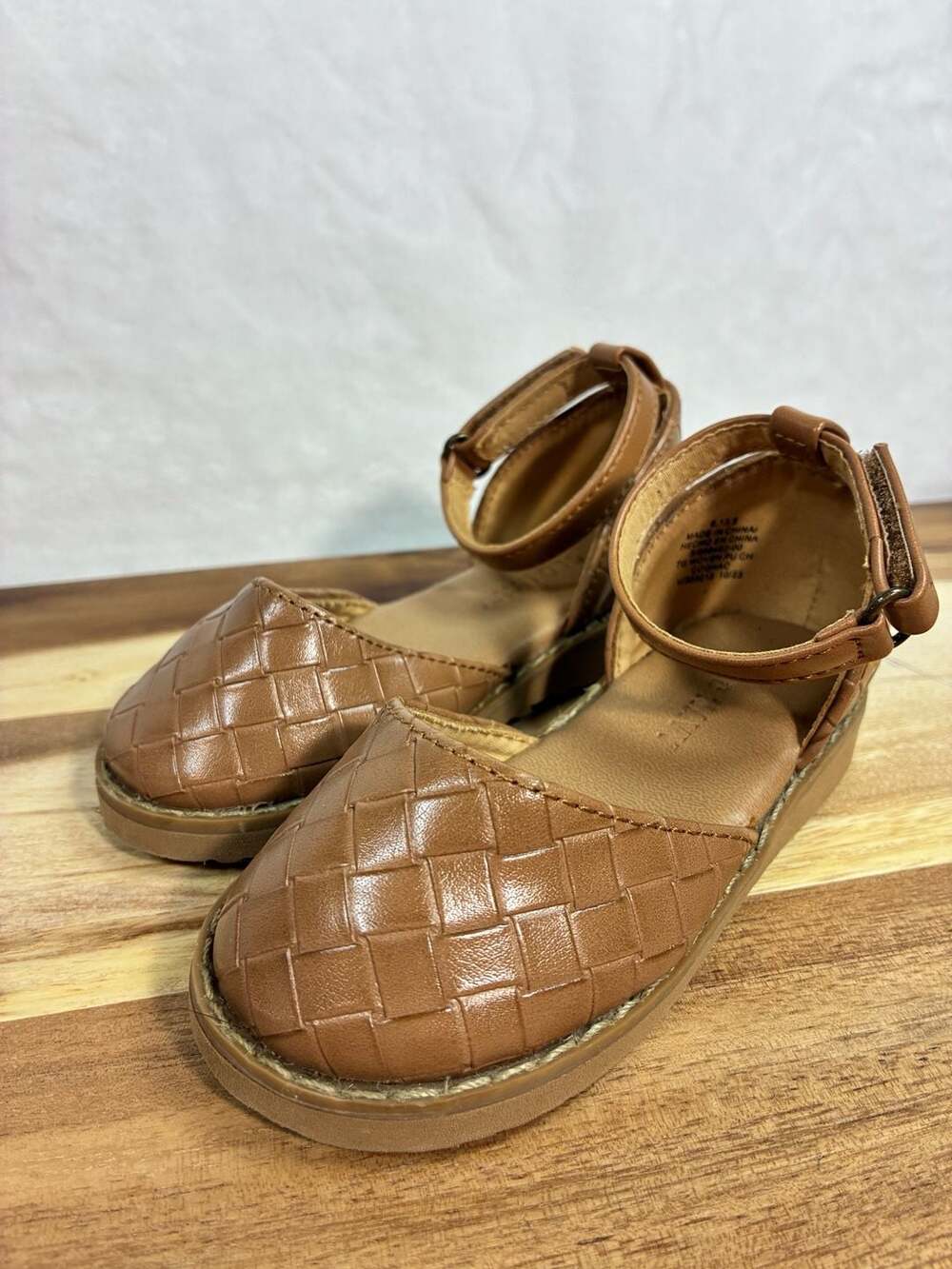 Old Navy Toddler Size 6 Sandals